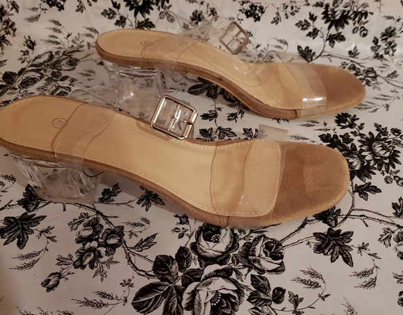 Clean sandals - Picture 3 of 5